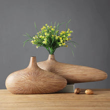 Lade das Bild in den Galerie-Viewer, Njord Wood Vase Classic Resin Design
