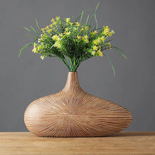 Lade das Bild in den Galerie-Viewer, Njord Wood Vase Classic Resin Design
